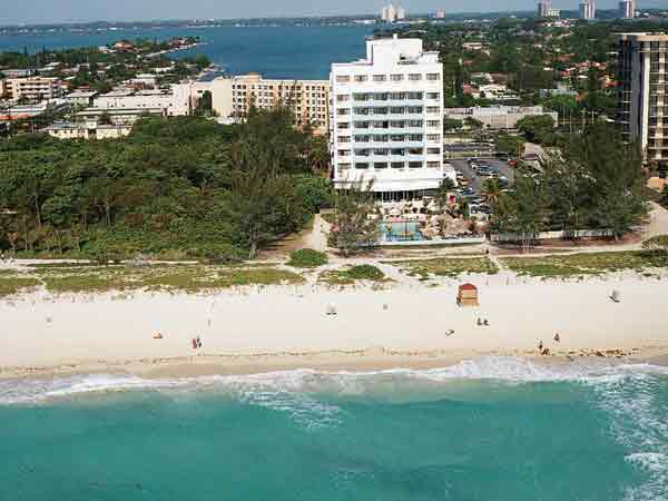 Howard Johnson Plaza Dezerland Beach & Spa  02.[1]